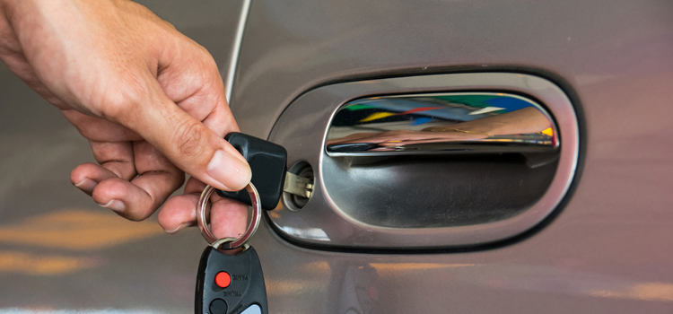 Car door lock repair in Alondra Park